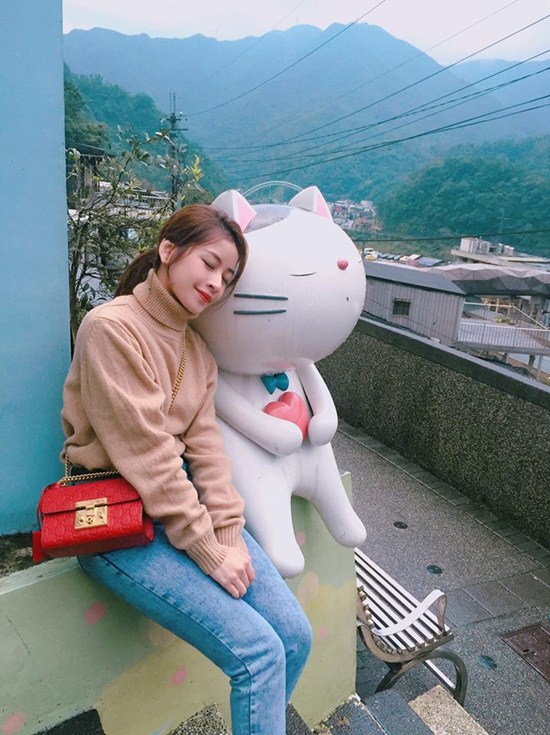 Chi Pu giàu cỡ nào để tự tin bước chân vào amp;#34;lâu đàiamp;#34; nhạc Việt? - 7