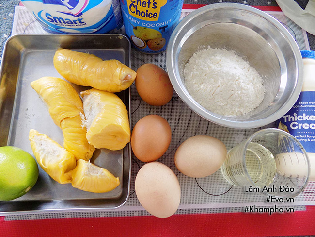 Bánh bông lan cuộn sầu riêng thơm ngon đến miếng cuối cùng - 1