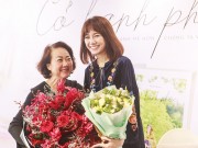 Xem & Đọc - Hari Won bật khóc khi được mẹ chồng đích thân đến chúc mừng trong buổi ký tặng sách