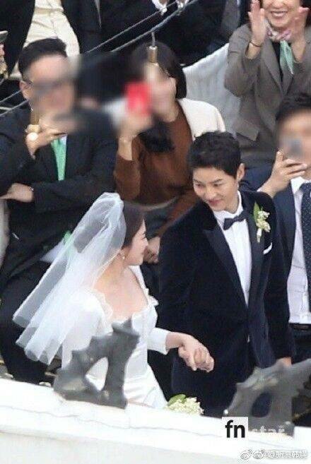Đám cưới Song Joong Ki - Song Hye Kyo: Hôn lễ cổ tích đẹp nhất Hàn Quốc hôm nay - 27