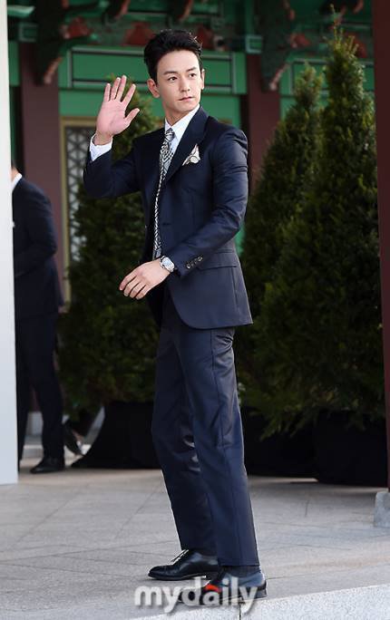 Chương Tử Di cùng dàn sao amp;#34;khủngamp;#34; xứ Hàn hội tụ đông đủ tại hôn lễ Song - Song - 18