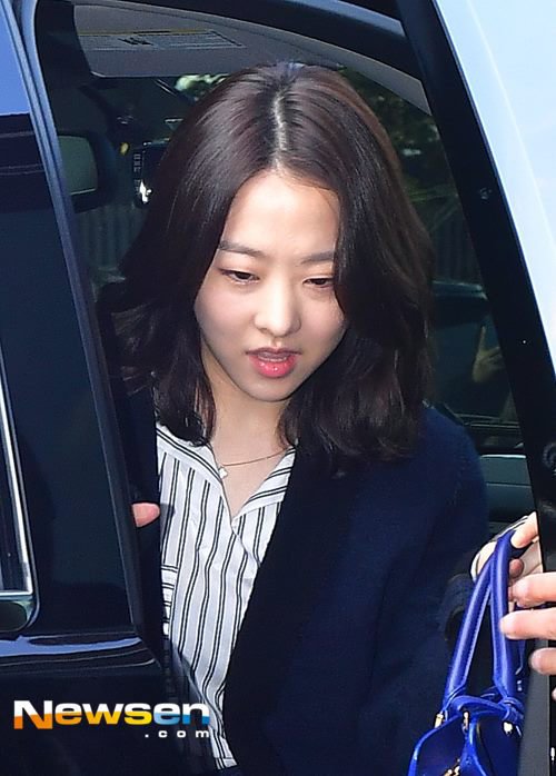 Chương Tử Di cùng dàn sao amp;#34;khủngamp;#34; xứ Hàn hội tụ đông đủ tại hôn lễ Song - Song - 19