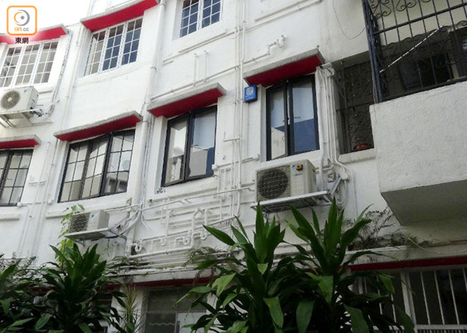 Con rơi Thành Long bị nghi lấy trộm nhẫn của mẹ sau khi bỏ đi cùng bạn gái đồng tính - 2