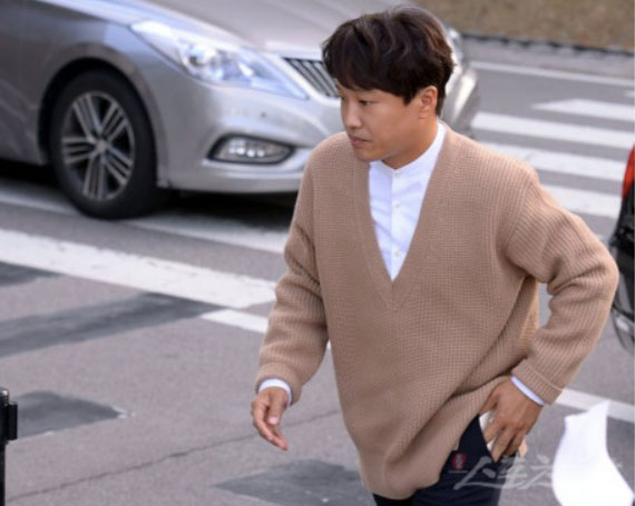 Đám cưới Song - Song: Bất ngờ khi amp;#34;ông maiamp;#34; Jo In Sung vắng mặt, đồng nghiệp vội vã về - 2