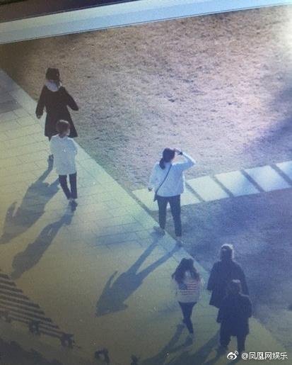 Hiếm hoi hình ảnh Song Hye Kyo tới khách sạn amp;#34;thị sátamp;#34; tình hình tổ chức đám cưới - 4