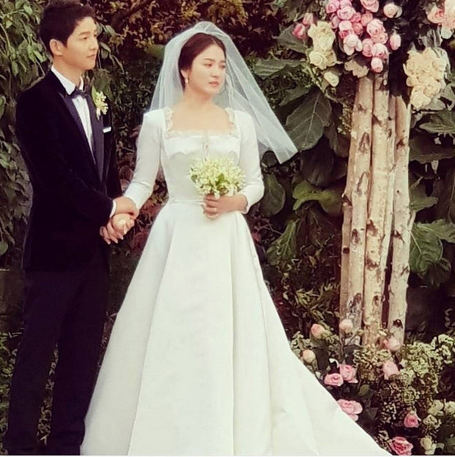 Đám cưới Song Joong Ki - Song Hye Kyo: Hôn lễ cổ tích đẹp nhất Hàn Quốc hôm nay - 1