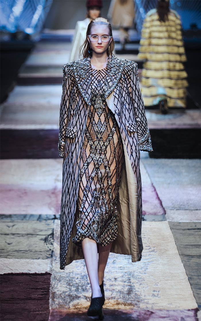 Cô amp;#34;nhân viên văn phòngamp;#34; Thanh Hằng biến hoá chóng mặt trong BST mới của Công Trí - 14