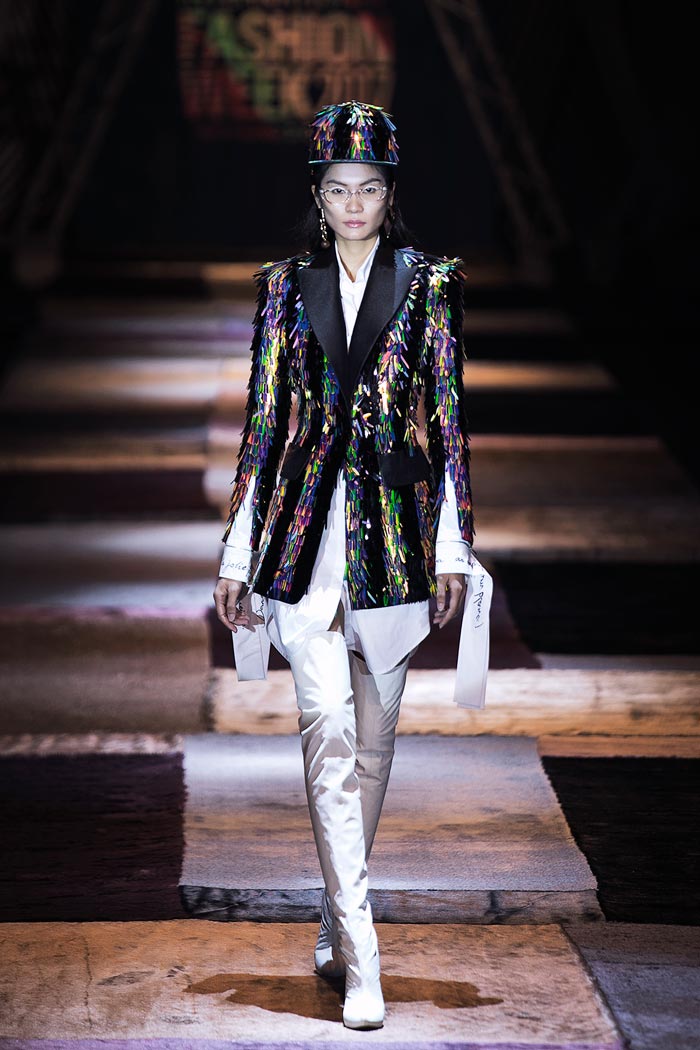 Cô amp;#34;nhân viên văn phòngamp;#34; Thanh Hằng biến hoá chóng mặt trong BST mới của Công Trí - 6