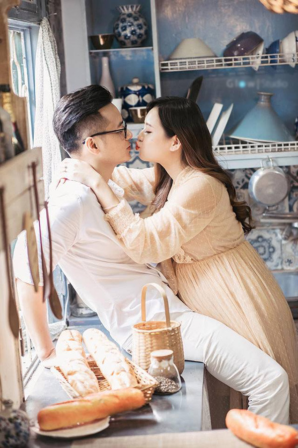 Mang bầu 8 tháng, hotgirl dân tộc bụng rạn đến xót xa càng được chồng cưng chiều - 14