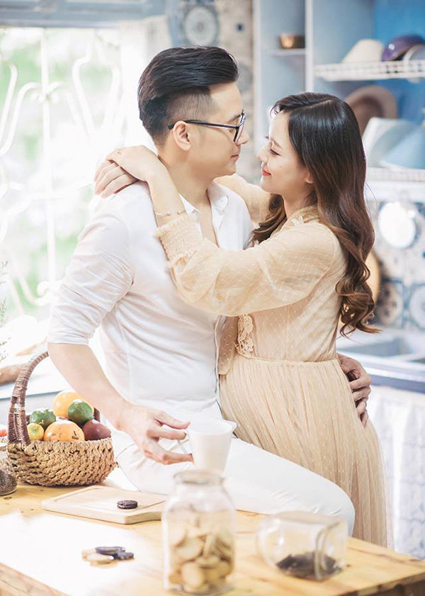 Mang bầu 8 tháng, hotgirl dân tộc bụng rạn đến xót xa càng được chồng cưng chiều - 15
