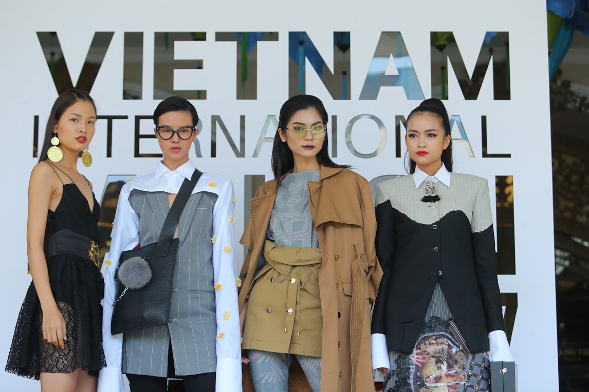Street Style Fashion Week: Cuộc chơi màu sắc đầy cá tính của giới trẻ! - 5
