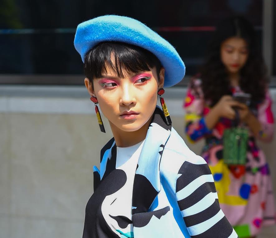 Street Style Fashion Week: Cuộc chơi màu sắc đầy cá tính của giới trẻ! - 7