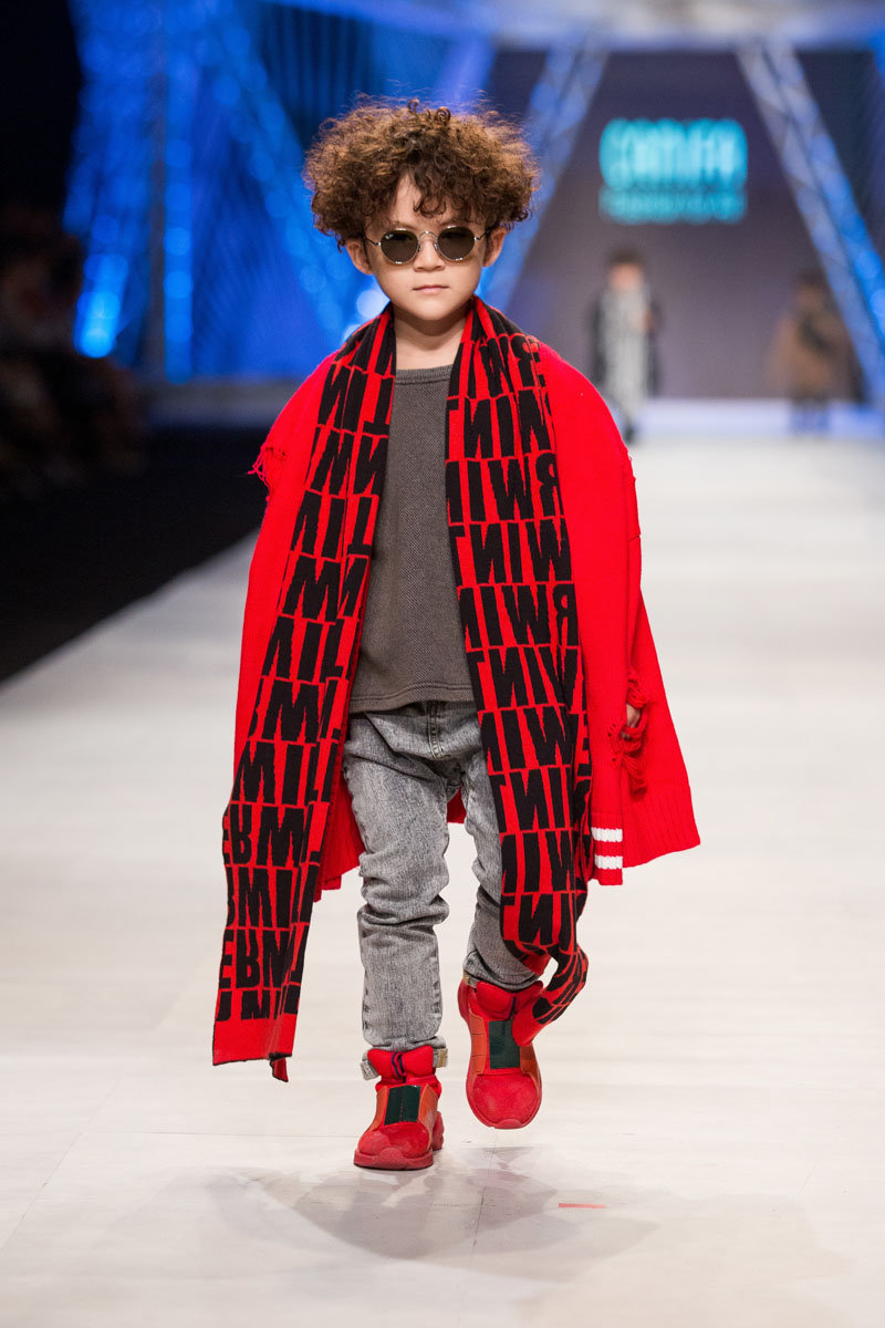 Khi những cô cậu mẫu nhí này catwalk, VNFW đã không còn là sân chơi chỉ dành cho người lớn! - 7