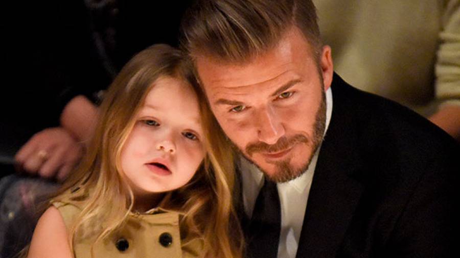 Hình ảnh Harper béo ú bị dân mạng chê xấu, vợ chồng Beckham amp;#34;nổi trận lôi đìnhamp;#34; - 1