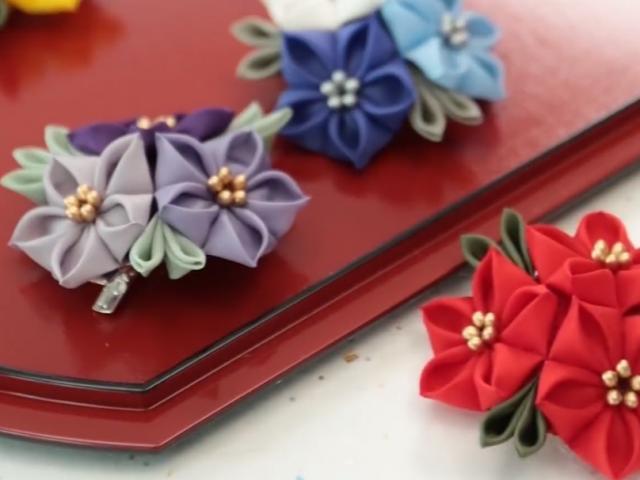 Mẹ chẳng cần khéo tay vẫn làm được hoa cài tóc xinh cho bé