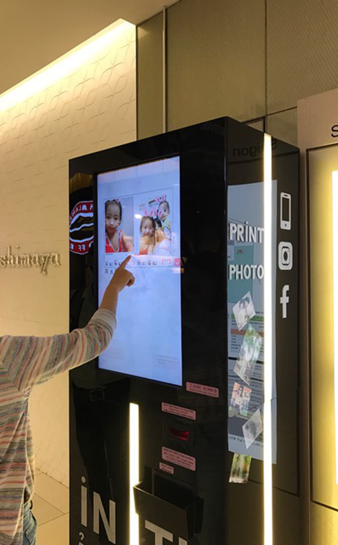 Cơn sốt công nghệ in ảnh tự động lấy ngay mê mẩn giới trẻ Sài Thành - 4