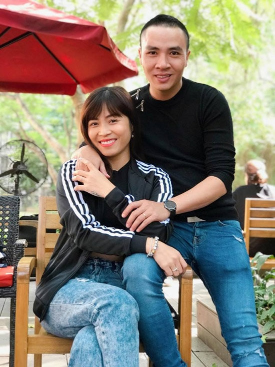 Sao Việt 24h: MC amp;#34;Chúng tôi là chiến sĩamp;#34; hạnh phúc trong vòng tay bạn trai - 2