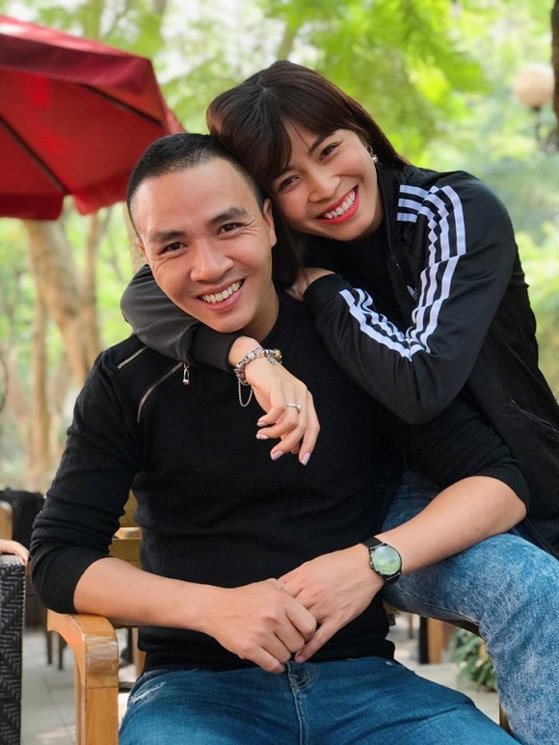 Sao Việt 24h: MC amp;#34;Chúng tôi là chiến sĩamp;#34; hạnh phúc trong vòng tay bạn trai - 4