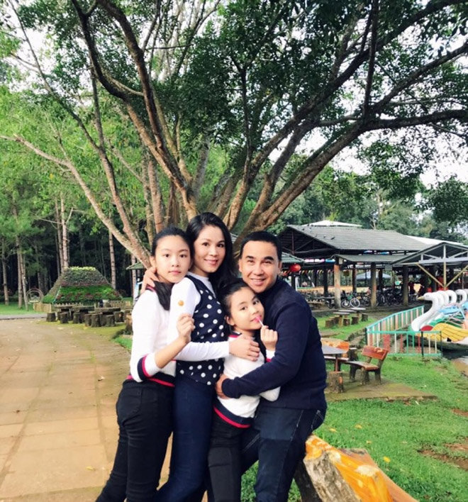 Sao Việt 24h: MC amp;#34;Chúng tôi là chiến sĩamp;#34; hạnh phúc trong vòng tay bạn trai - 5
