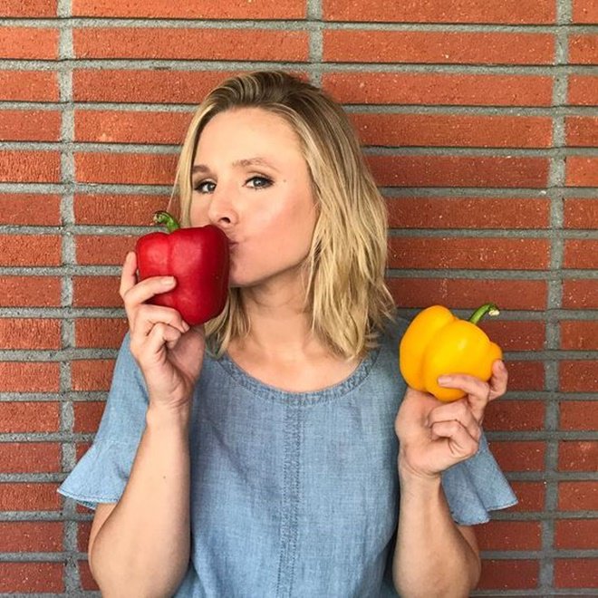 Bí quyết đơn giản giữ vẻ đẹp không tuổi của diễn viên Kristen Bell - 3