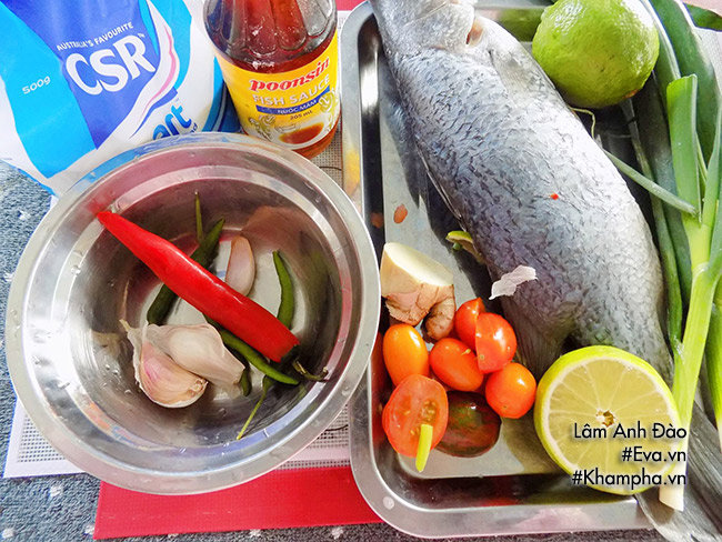 Cá hấp tỏi ớt đơn giản mà ngon - 1
