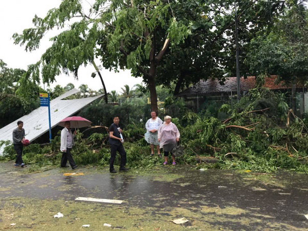 Tin tức 24h nổi bật: Chuyện lạ ở Hà Nội, người phụ nữ 29 tuổi sinh tới 8 đứa con - 2