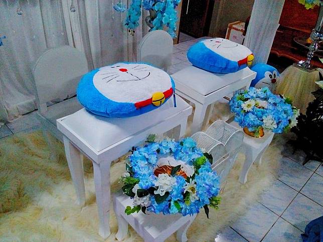 Hâm mộ cuồng nhiệt chú mèo Doremon, cô dâu mang bộ sưu tập amp;#34;khủngamp;#34; ra trang trí đám cưới - 6