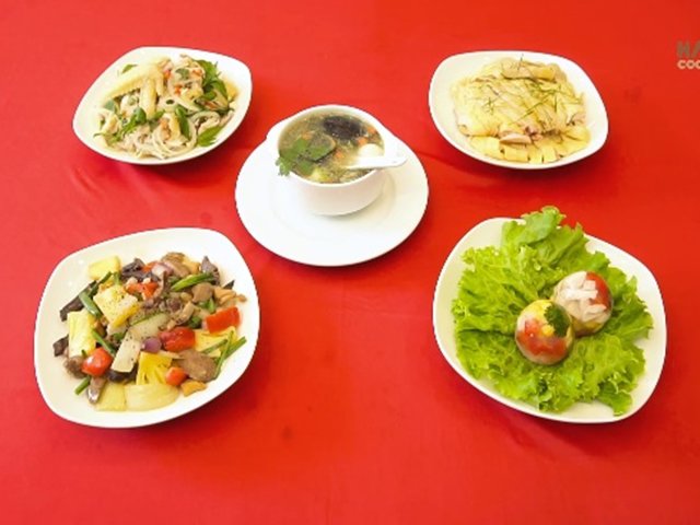 Bí quyết xử đẹp cả con gà luộc bằng 5 món ai nhìn cũng muốn ăn ngay
