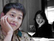 Làng sao - Kết hôn rồi, Song Hye Kyo thoải mái "xì tin" cho Song Joong Ki chụp hình "sống ảo"