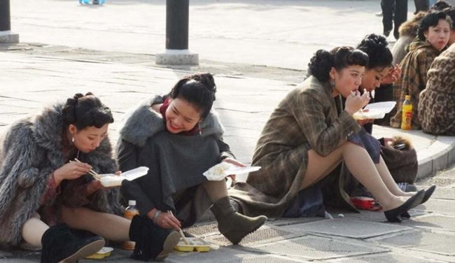Nghịch lý đời diễn viên quần chúng: Chỉ mong bị đánh đập hoặc... sát hại trên phim - 6