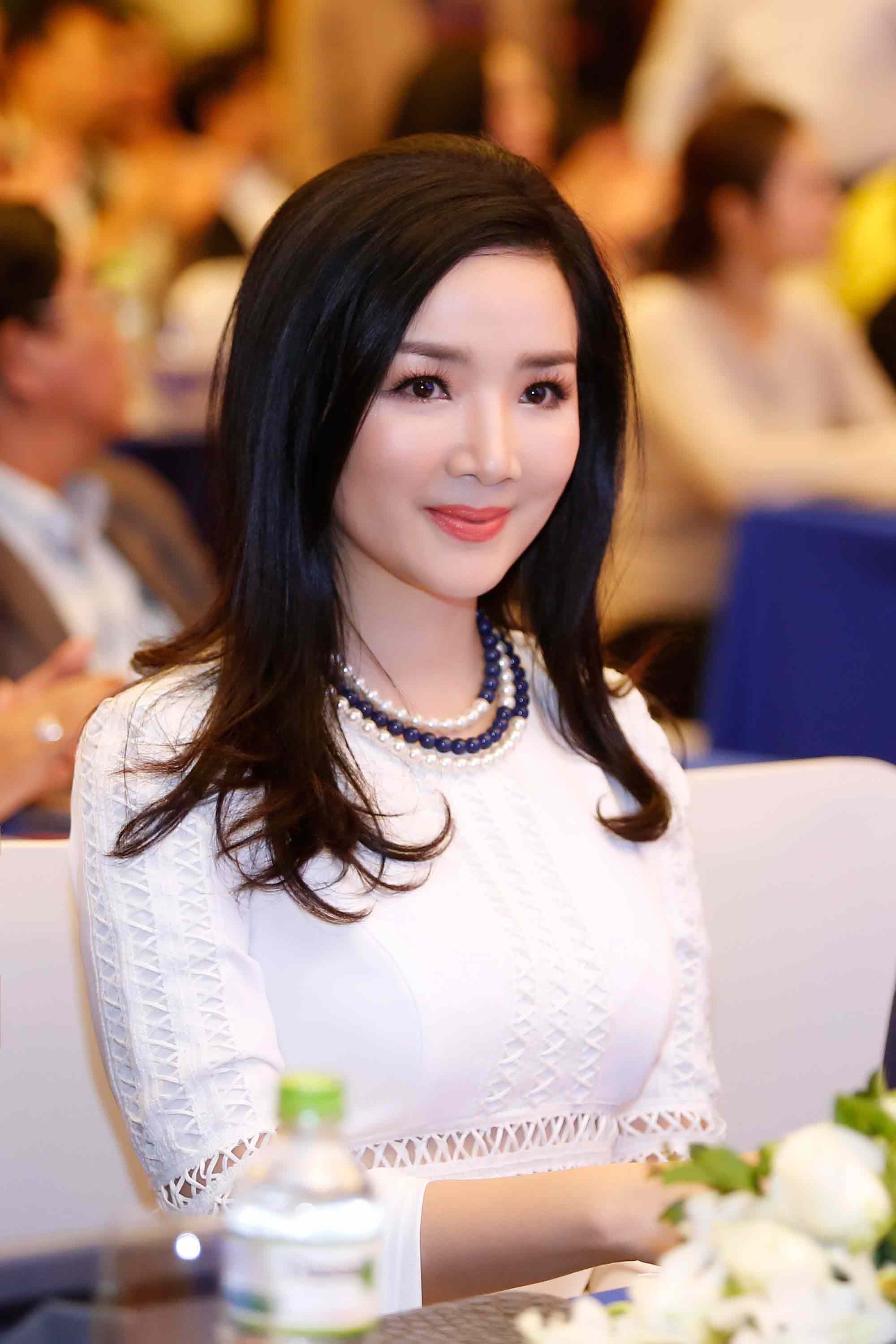 HH Kỳ Duyên lần đầu hội ngộ MC Nguyễn Cao Kỳ Duyên tại sự kiện - 5