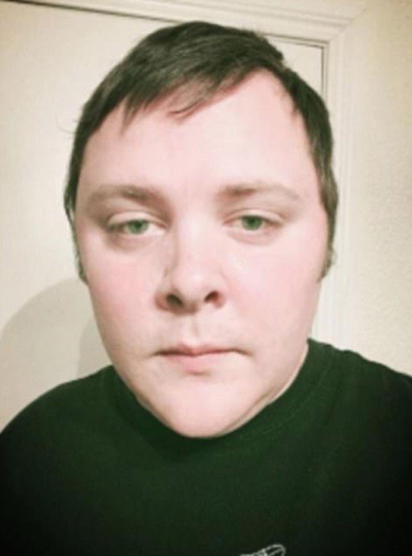 Tiết lộ sốc về thân thế nghi phạm xả súng làm 26 người chết tại nhà thờ Mỹ - 1