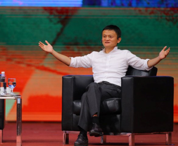Tỷ phú Jack Ma gửi đến các bạn trẻ Việt Nam: Đừng bao giờ kêu ca không còn cơ hội - 4