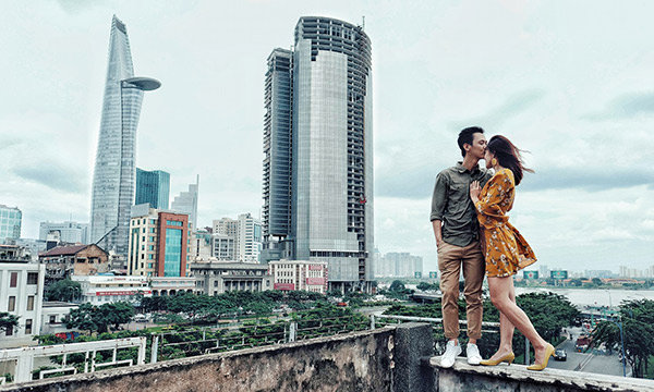 Cô dâu chú rể cùng dàn bê tráp khiến dân mạng phát cuồng với màn “quẩy” 60 năm cuộc đời - 8