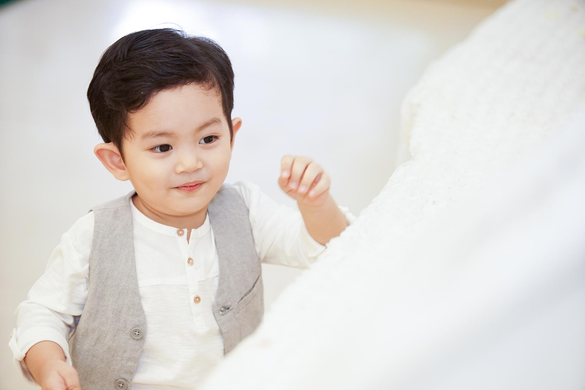 Con trai Khánh Thi - Phan Hiển diễn xuất ngộ nghĩnh với ca khúc amp;#34;Chiếc bụng đóiamp;#34; - 5