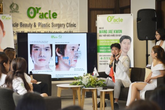 Người đẹp Lý Phương Châu xuất hiện rạng rỡ đọ sắc Vân Trang - 1