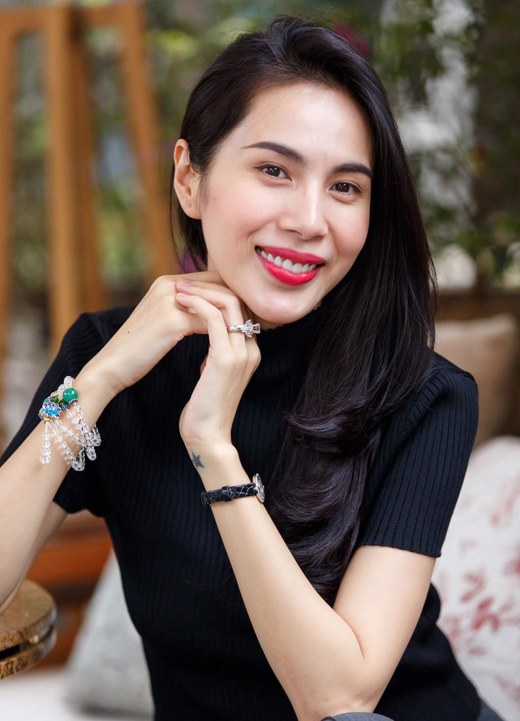 Thủy Tiên chi 100 triệu đồng để ủng hộ đồng bào trong cơn bão Damrey - 1