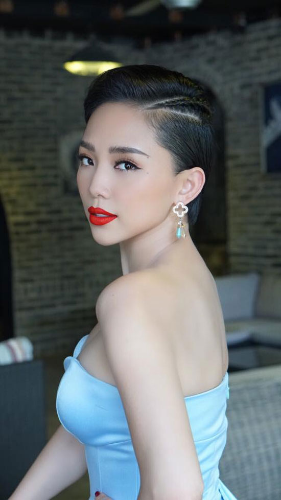 Sao Việt 24h: Con gái Jennifer Phạm thành chuyên gia “tự sướng” khi cầm điện thoại mẹ - 12