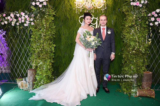 Mẹ con Xuân Lan, vợ chồng Lê Thuý đến mừng đám cưới Kha Mỹ Vân và chồng Tây - 1