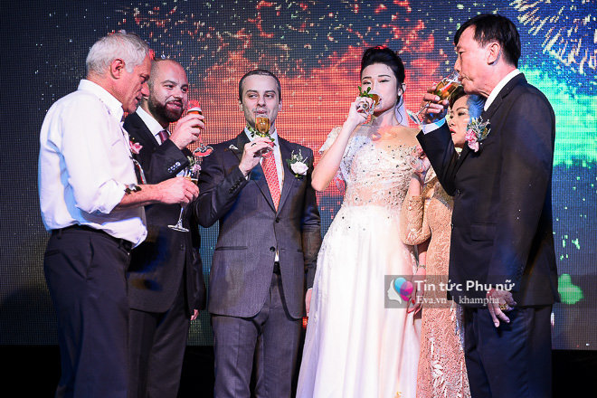 Mẹ con Xuân Lan, vợ chồng Lê Thuý đến mừng đám cưới Kha Mỹ Vân và chồng Tây - 7