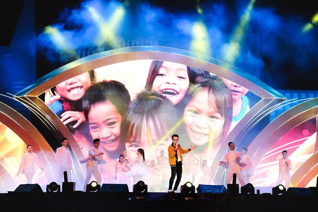 Hoàng Bách bỏ hát, đi làm đại sứ nhiều hoạt động xã hội - 7