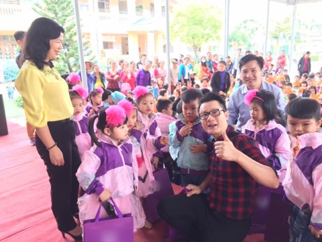 Hoàng Bách bỏ hát, đi làm đại sứ nhiều hoạt động xã hội - 10