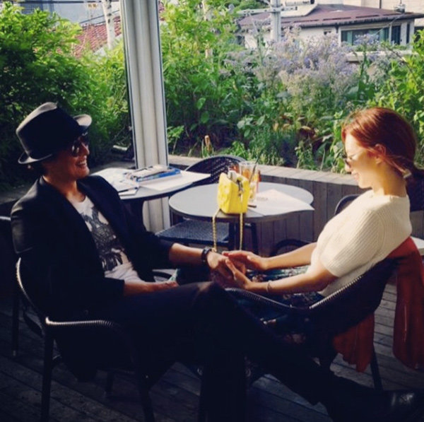 45 tuổi, Bae Yong Joon khéo chăm con đến mức con trai đầu lòng chỉ thích chơi với bố - 2