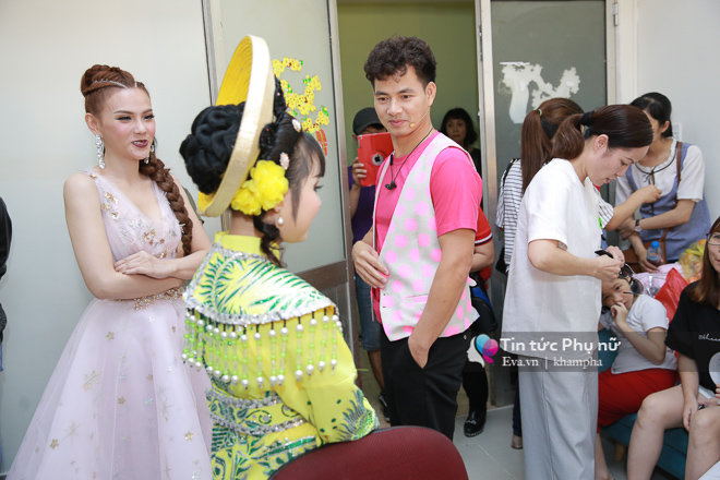 Hoài Linh, Hiền Thục đều phải uống thuốc ngay trước giờ lên sóng trực tiếp - 9