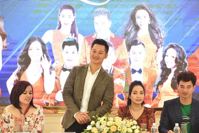 NSƯT Xuân Bắc cùng Jennifer Phạm làm MC cho amp;#34;Đêm Việt Nam 6amp;#34; - 2