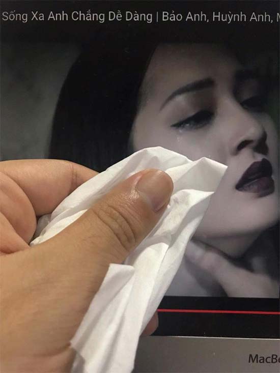 Chia tay rồi nhưng Hồ Quang Hiếu vẫn công khai trêu Bảo Anh khiến nhiều người thích thú - 1