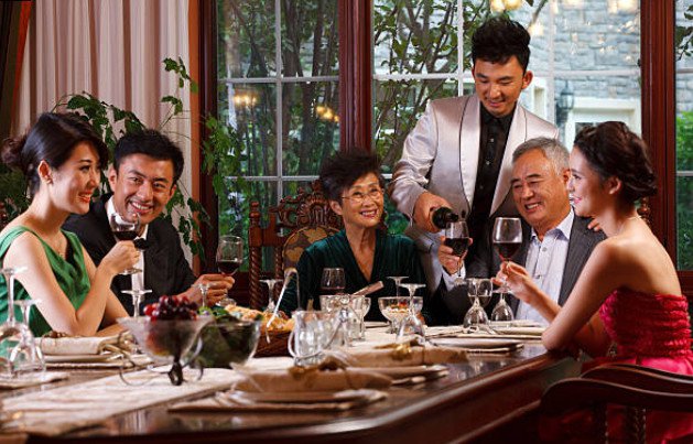 Bị cả nhà chồng ghét cay, ghét đắng vì ngày cưới nhà gái khoe của chơi trội - 2