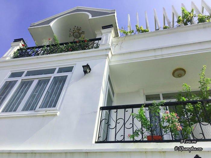 Chỉ mới trồng được 8 tháng nhưng mẹ Sài Gòn đã có vườn hoa hồng sân thượng tuyệt đẹp - 19