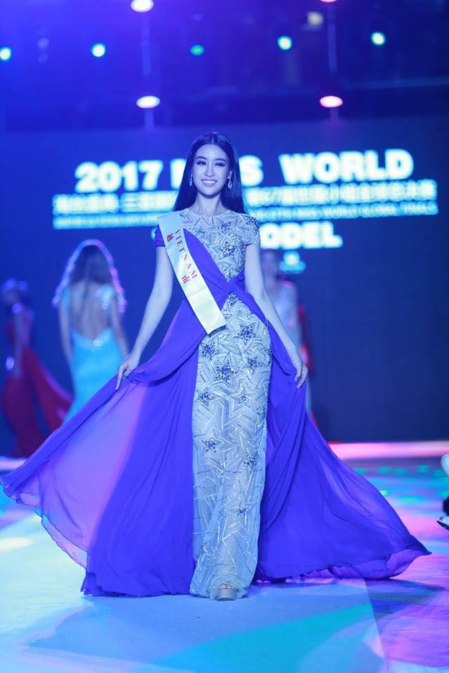 Đỗ Mỹ Linh bứt phá ngoạn mục, đứng đầu bảng bình chọn Miss World 2017 - 2