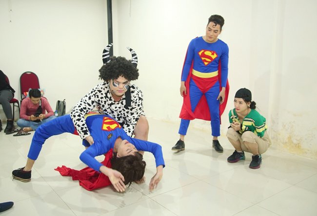 amp;#34;Đột nhậpamp;#34; hậu trường ghi hình của Minh Nhí, Hồng Vân trước giờ lên sóng - 13